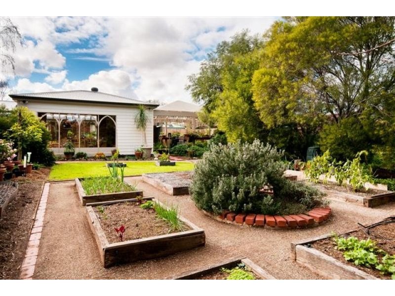 2 De Garis Place, Werribee VIC 3030