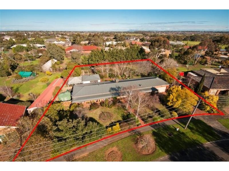 2 De Garis Place, Werribee VIC 3030