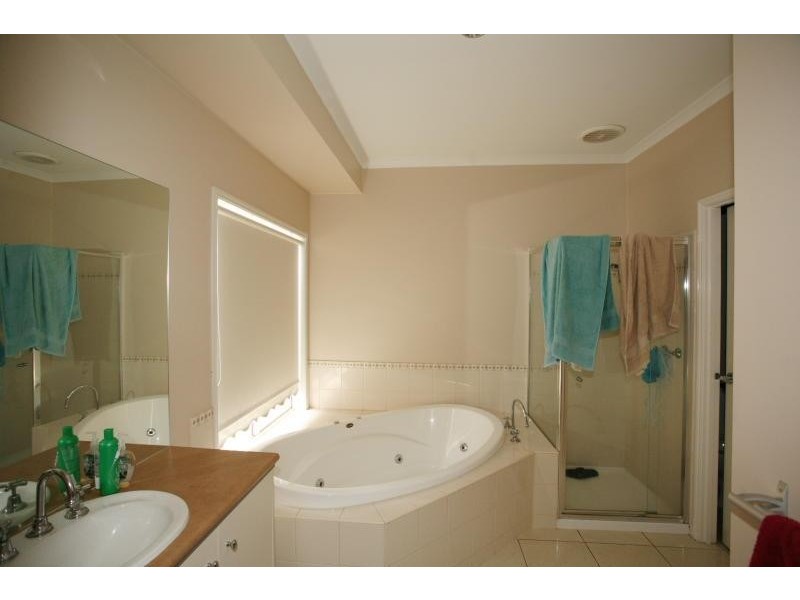 5 Prospero Way, Truganina VIC 3029