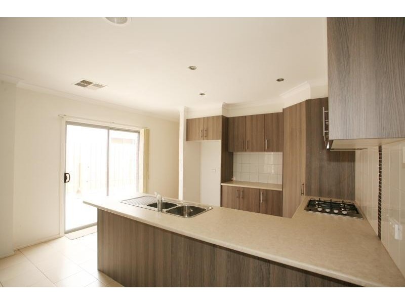 Unit 1/35 Horseshoe Circuit, Truganina VIC 3029