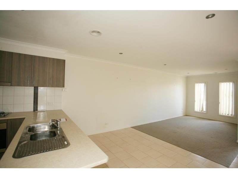 Unit 1/35 Horseshoe Circuit, Truganina VIC 3029