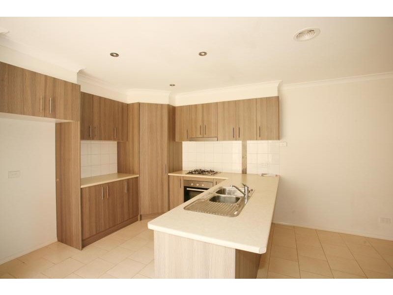 Unit 1/35 Horseshoe Circuit, Truganina VIC 3029