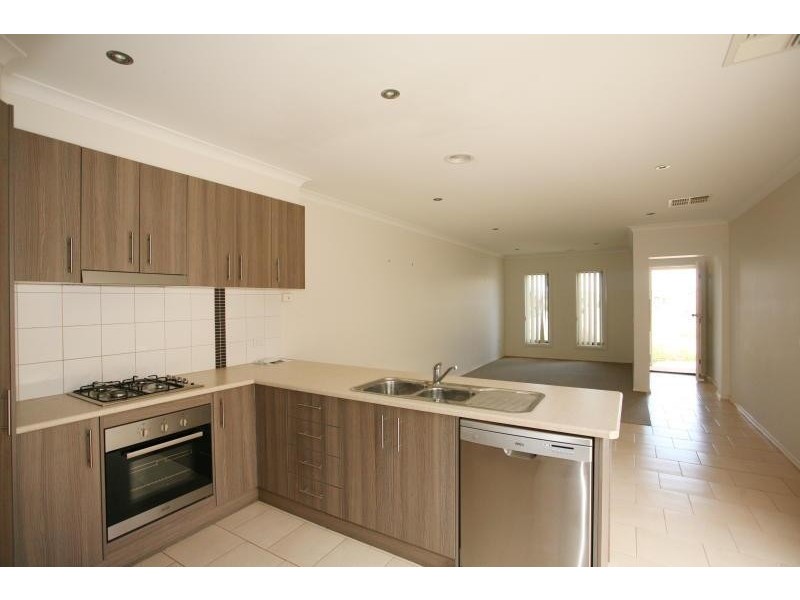 Unit 1/35 Horseshoe Circuit, Truganina VIC 3029