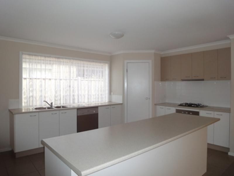 25 Emperor Parade, Tarneit VIC 3029