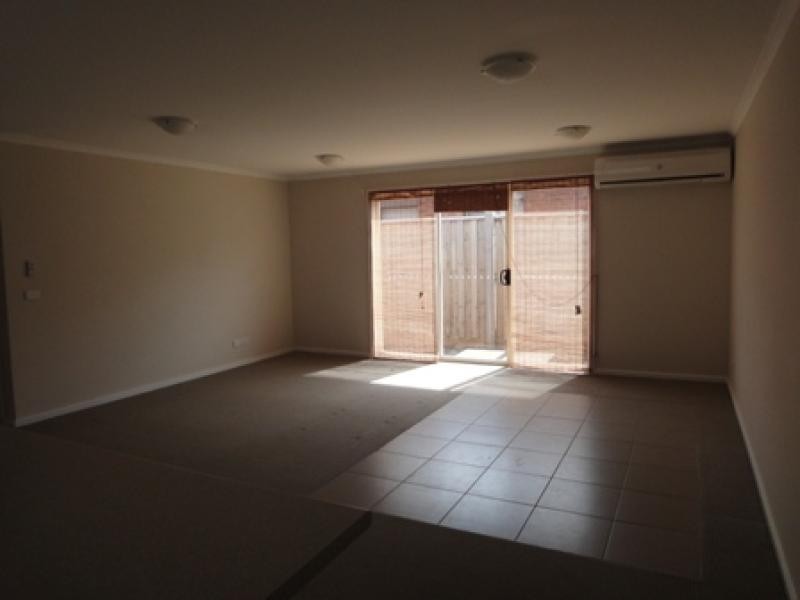 25 Emperor Parade, Tarneit VIC 3029