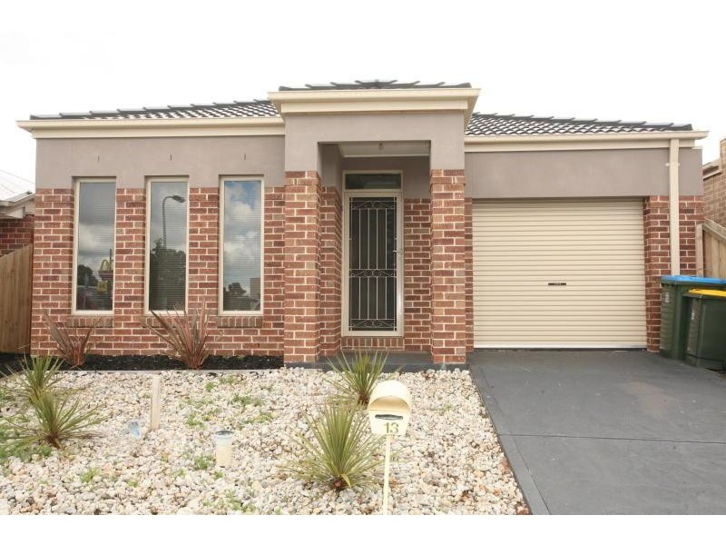 13 Bronson Circuit, Hoppers Crossing VIC 3029