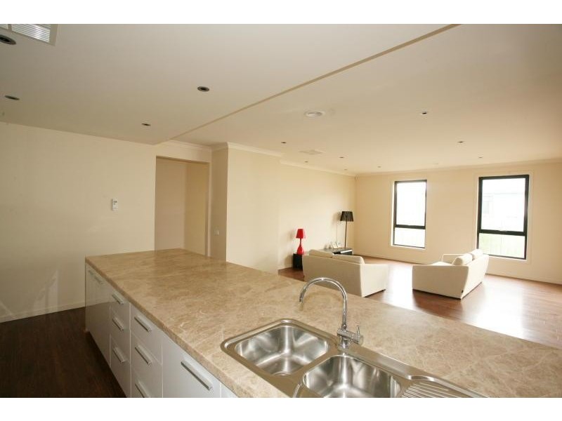 16 Munro Drive, Wyndham Vale VIC 3024