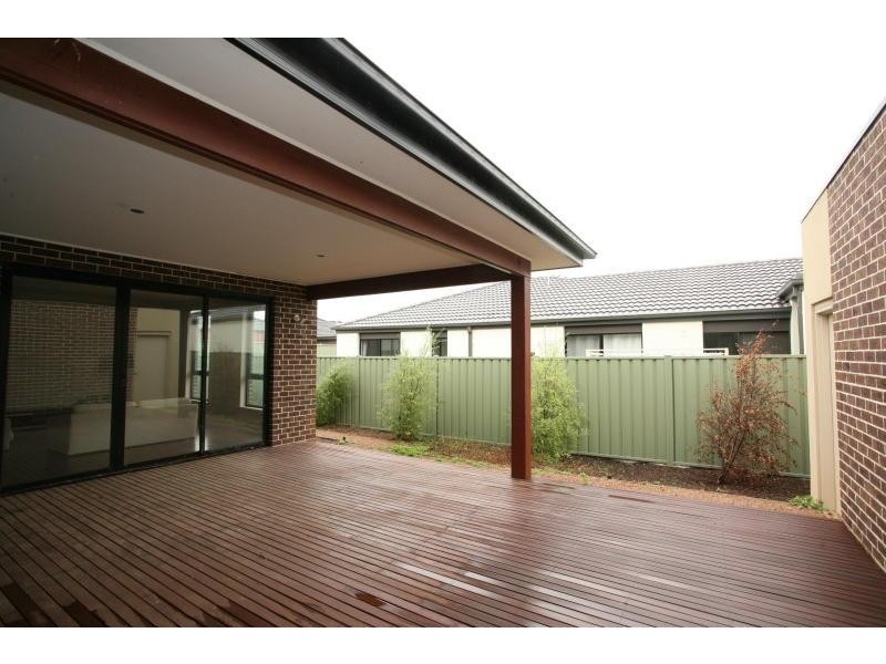 16 Munro Drive, Wyndham Vale VIC 3024