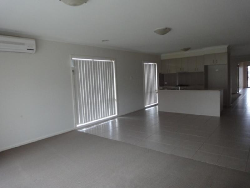 30 Loretta Boulevard, Tarneit VIC 3029