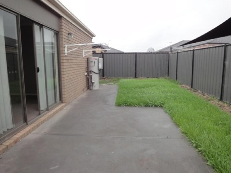 30 Loretta Boulevard, Tarneit VIC 3029