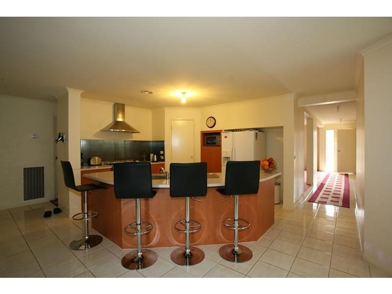 10 Kingsfield Way, Truganina VIC 3029