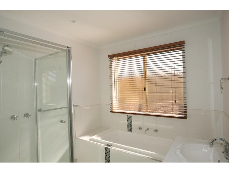 2 Sahara Way, Truganina VIC 3029