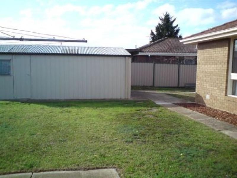 8 Milton Drive, Wyndham Vale VIC 3024