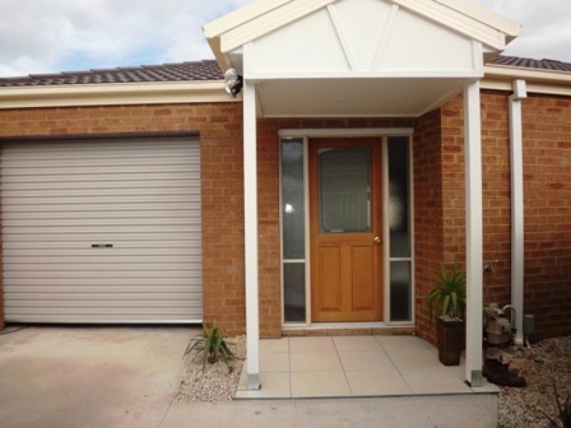 16B Daphne Crescent, Werribee VIC 3030