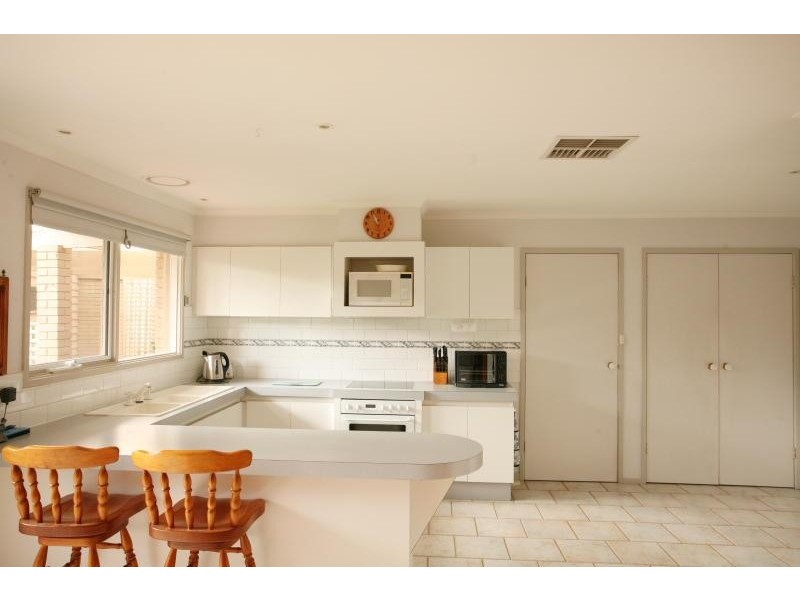4 Moffatt Crescent, Hoppers Crossing VIC 3029