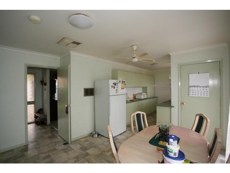 8 Thrush Court, Werribee VIC 3030