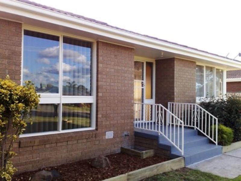 8 Milton Drive, Wyndham Vale VIC 3024