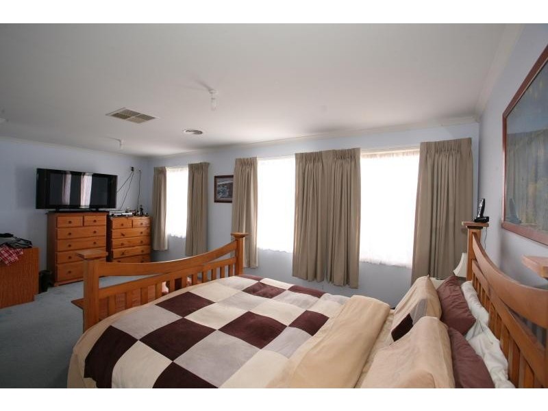 1 Trentham Close, Hoppers Crossing VIC 3029