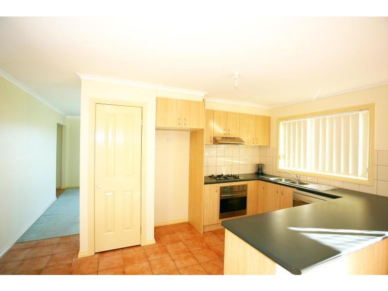 Unit 18/52 Latham Street, Werribee VIC 3030