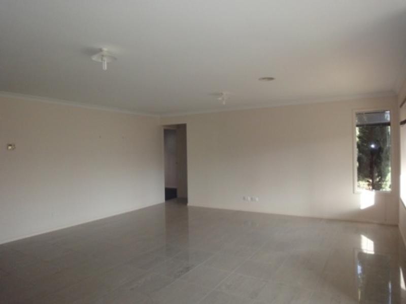 4 Ellesmere Way, Truganina VIC 3029