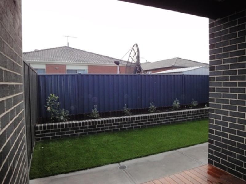 Unit 2/10 Yale Court, Truganina VIC 3029