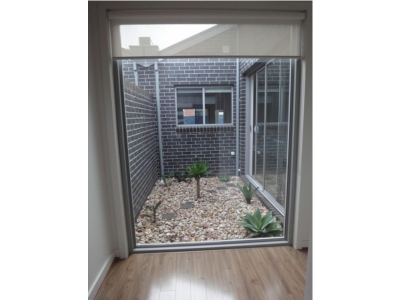 Unit 2/10 Yale Court, Truganina VIC 3029