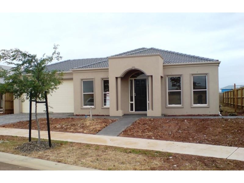 7 Bradley Grove, Tarneit VIC 3029