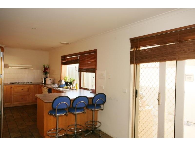 16a Daphne Crescent, Werribee VIC 3030
