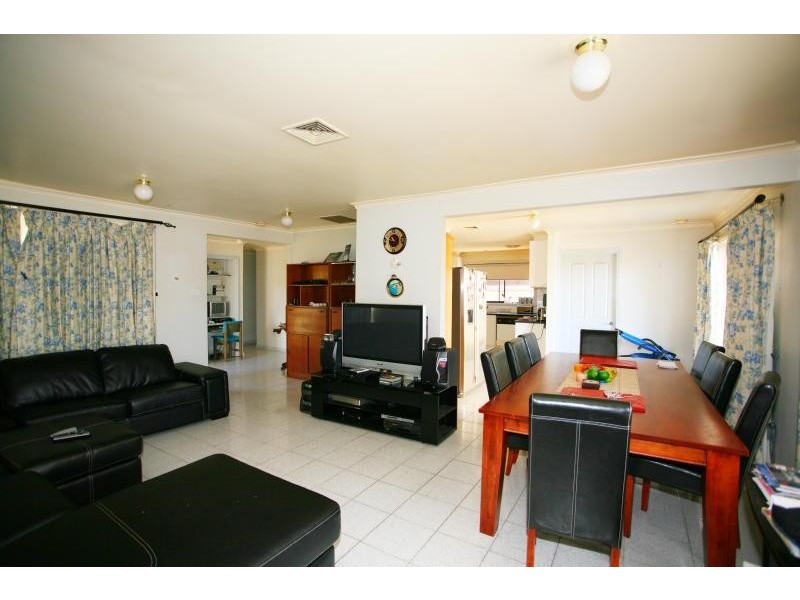 39 Hall Avenue, Altona Meadows VIC 3028