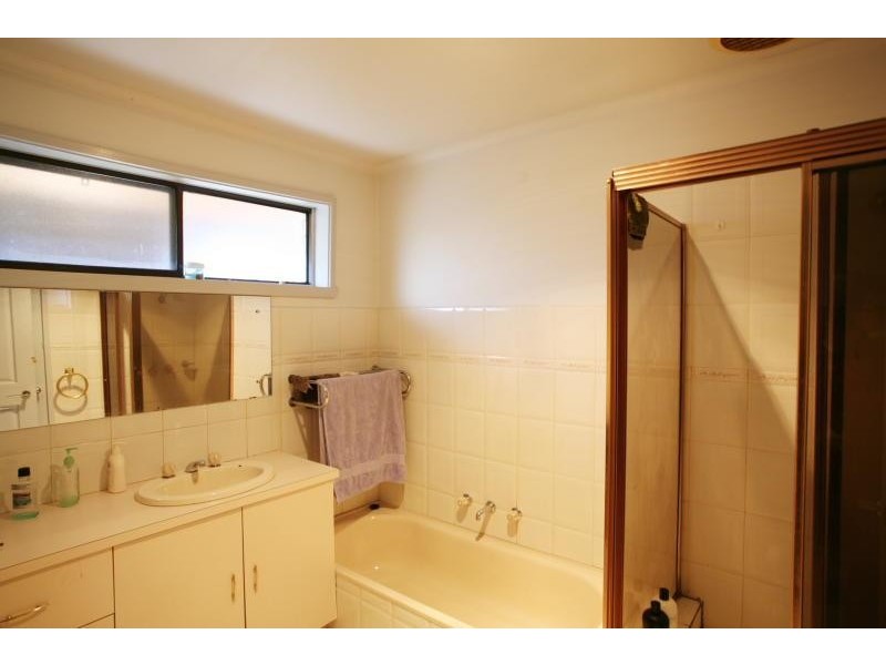 39 Hall Avenue, Altona Meadows VIC 3028