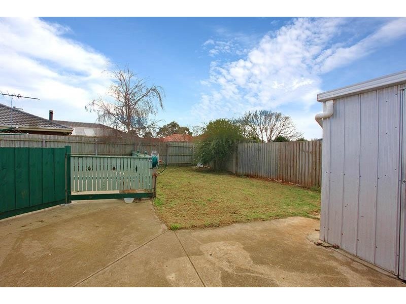 8 Thrush Court, Werribee VIC 3030