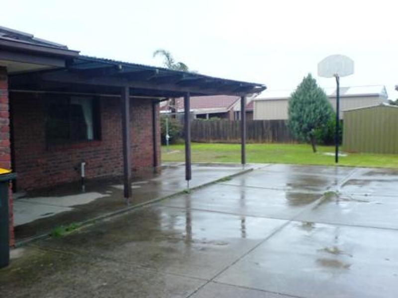 18 Julier Crescent, Hoppers Crossing VIC 3029