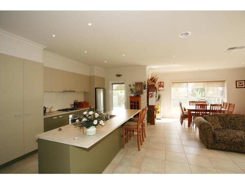 18 Jade Crescent, Wyndham Vale VIC 3024