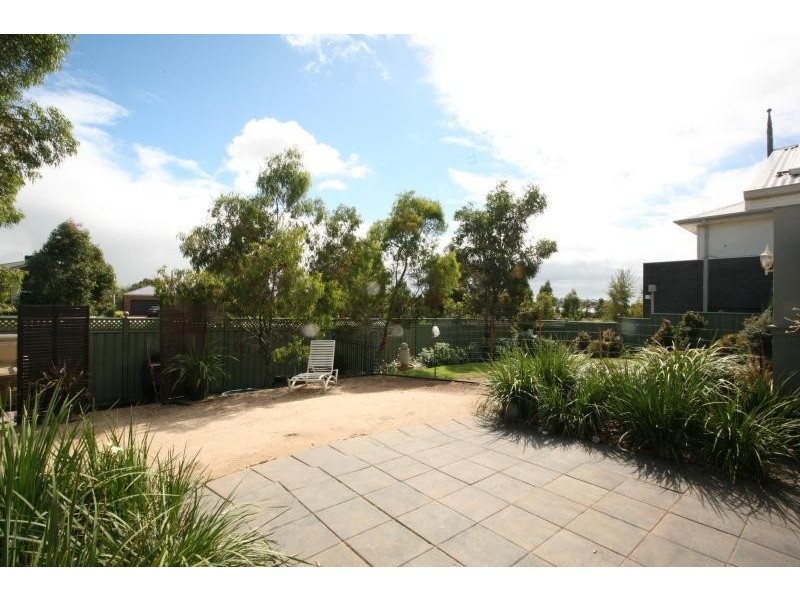 18 Jade Crescent, Wyndham Vale VIC 3024