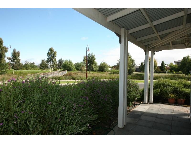 18 Jade Crescent, Wyndham Vale VIC 3024