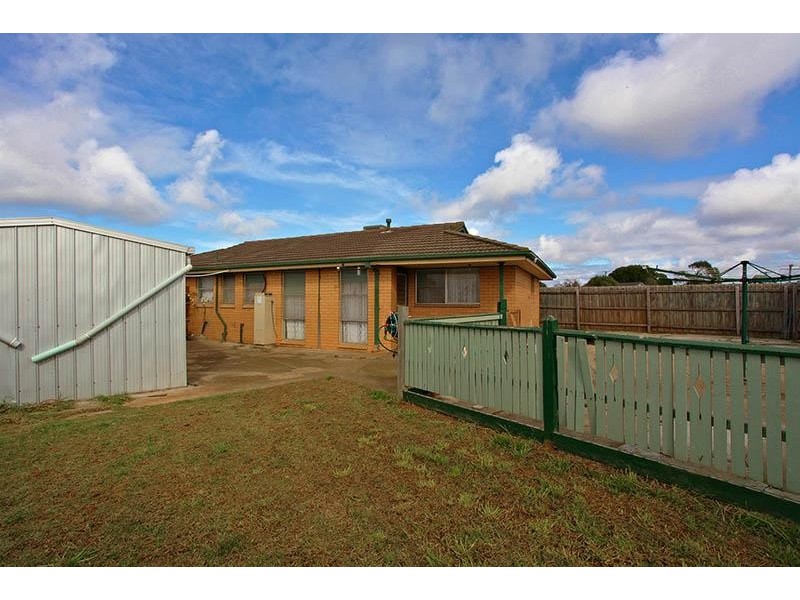 8 Thrush Court, Werribee VIC 3030
