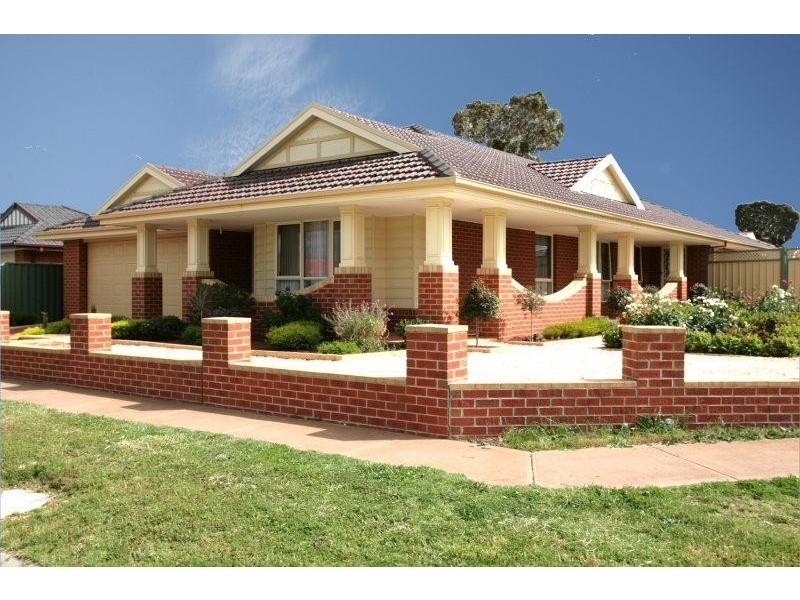 12 Hindmarsh Drive, Wyndham Vale VIC 3024