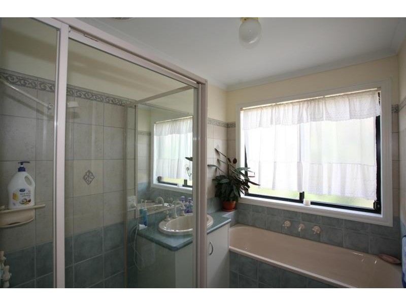 8 Freesia Court, Hoppers Crossing VIC 3029