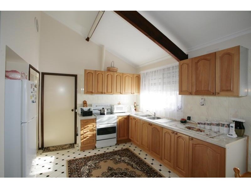 27 Hughes Street, Hoppers Crossing VIC 3029