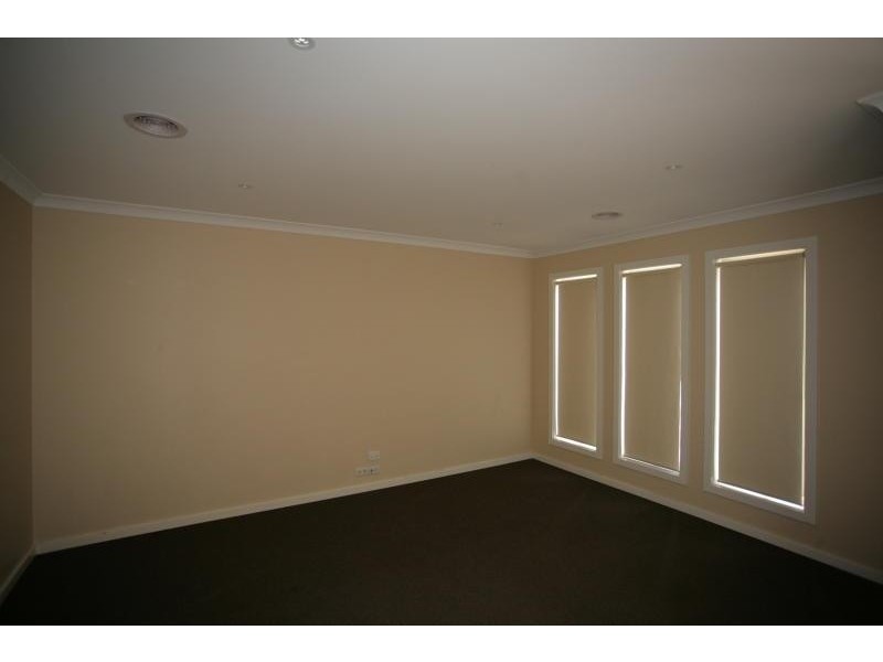 3 Bridgewater Way, Truganina VIC 3029