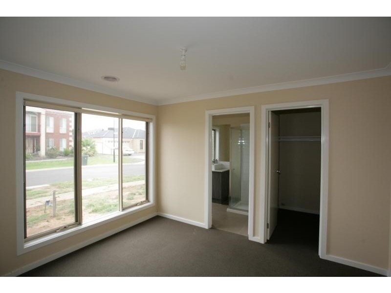 3 Bridgewater Way, Truganina VIC 3029