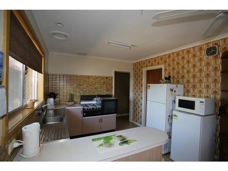 17 Powell Drive, Hoppers Crossing VIC 3029