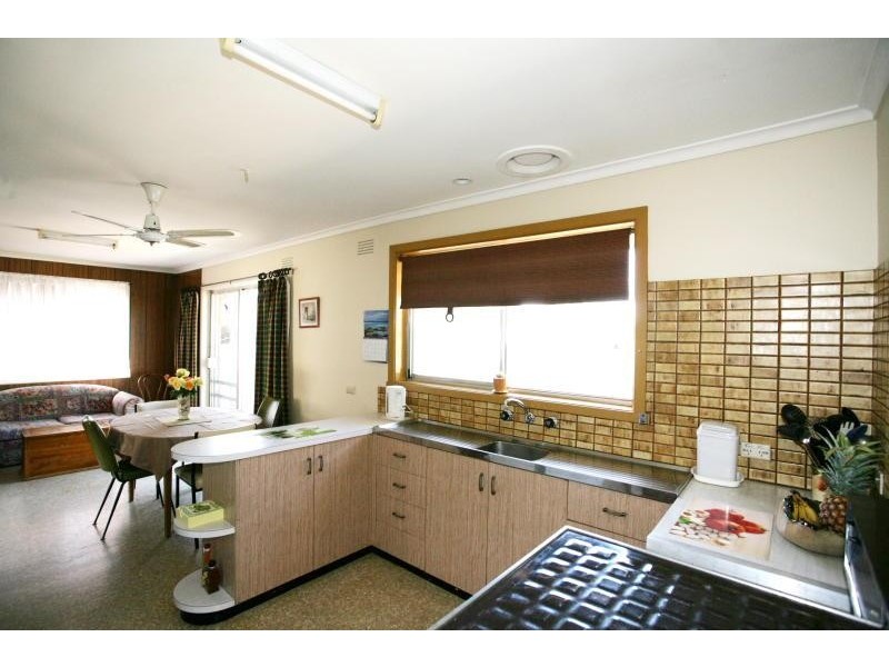 17 Powell Drive, Hoppers Crossing VIC 3029