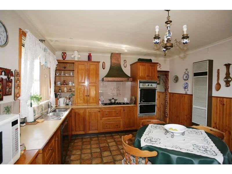 27 Henderson Street, Laverton VIC 3028