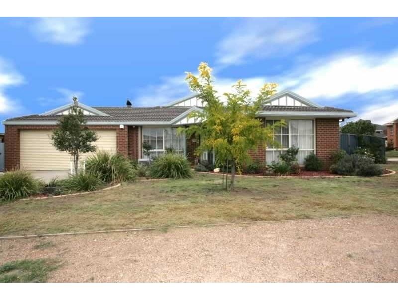 27 Ashton Crescent, Hoppers Crossing VIC 3029