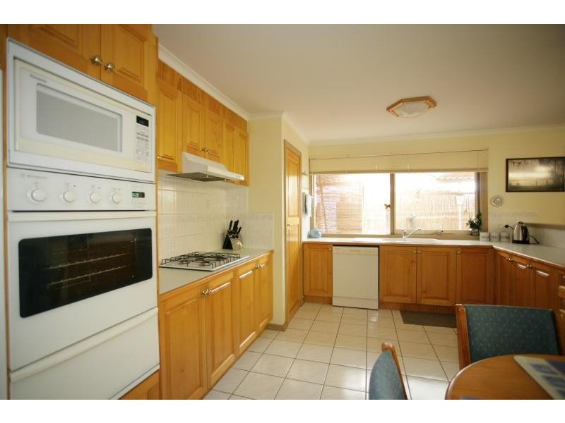 27 Ashton Crescent, Hoppers Crossing VIC 3029
