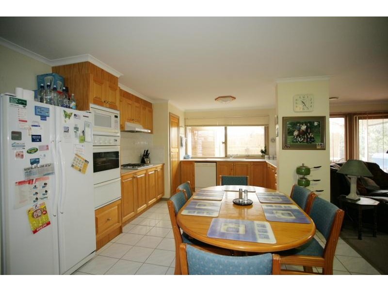 27 Ashton Crescent, Hoppers Crossing VIC 3029