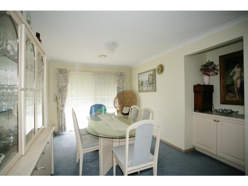 27 Ashton Crescent, Hoppers Crossing VIC 3029