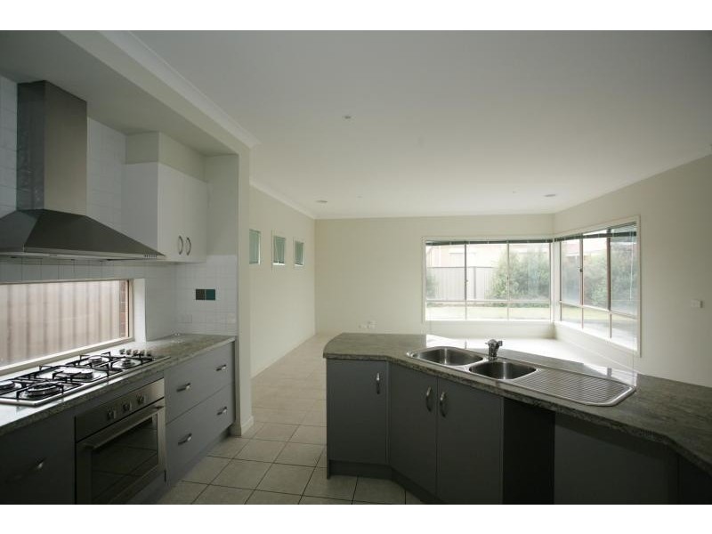15 Nottingham Crescent, Tarneit VIC 3029