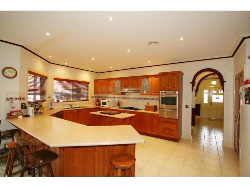 42 Caradon Drive, Truganina VIC 3029